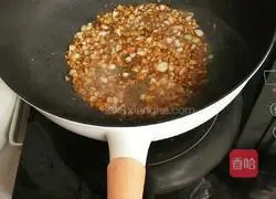 Illustration of how to make garlic mushrooms 4