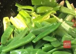 Illustration of how to make double pepper green beans (weight loss version) 11