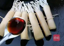 Illustration of making enoki mushroom rolls with bean skin 5