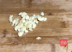 Illustration of how to cook fungus and stir-fried cabbage 4