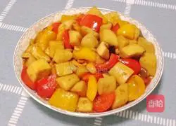 Illustration of how to stir-fry king oyster mushrooms with colored peppers 12