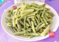 Illustration of how to make corn-fried cowpeas 4