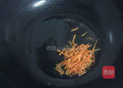 Illustration of how to stir-fry enoki mushrooms 3