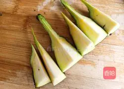 Illustration of how to make three fresh vegetables 6