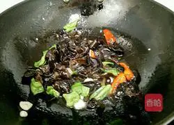 Illustration of how to make stir-fried fungus 6