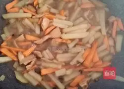 Illustration of how to make fried potato strips with mushrooms 6