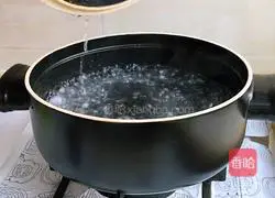 Illustration of how to make steamed potatoes with flour 6