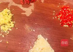 Illustration of how to make fried cucumber 2