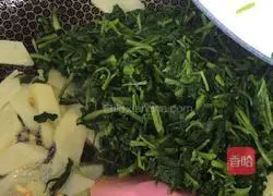 Illustration of Stir-fried Meng Cai 11