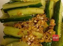 Illustration of how to make spicy and sour cucumber 4