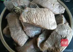 Illustration of how to make braised beef 4