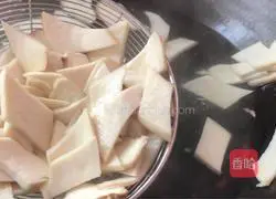 Illustration of how to make stir-fried king oyster mushrooms 7