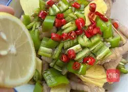 Illustration of how to make lemon chicken feet 6