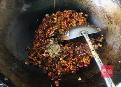 Illustration of how to make spicy mushroom sauce 12