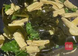 Illustration of how to make fried yuba and kelp 9