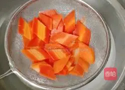 西Illustration of how to make fried carrots with blue flowers 8