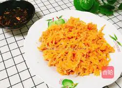 Illustration of how to make steamed carrot shreds 6