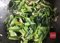 Illustration of how to make shrimp skin cabbage 7