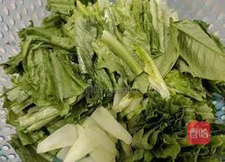 Illustration of how to make garlic lettuce 2