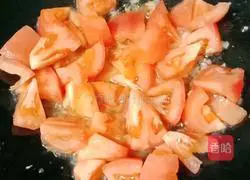 Illustration of how to make fried potatoes with tomatoes 10