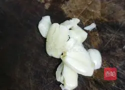 Illustration of how to make fried shredded carrots 4