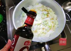 Illustration of how to make cabbage and vermicelli soup 4