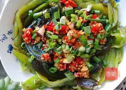 Illustration of how to make tiger skin, green pepper and preserved eggs 9