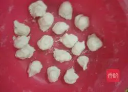 Illustration of how to make vegetarian steamed buns 1