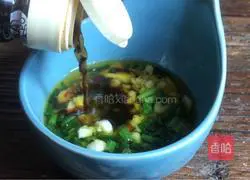  Illustration of how to mix wolfberry and peanut with bitter chrysanthemum 6