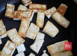 Illustration of how to make fried tofu with luffa 4