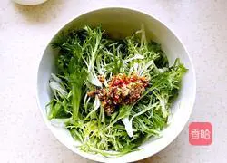 Illustration of how to make cold bitter chrysanthemum 6