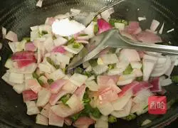 Illustration of how to stir-fry green peppers and onions 7