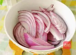  Illustration of how to make fried broccoli with onions 3