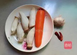 Illustration of how to make fried king oyster mushrooms and carrots 1