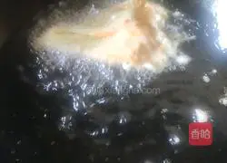 Illustration of how to make fried pumpkin flowers 6