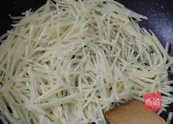 Green pepper and potato shreds (simplified version) recipe 4