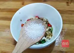 Illustration of how to make cold hand-shred eggplant 8