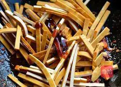 Illustration of how to make stir-fried dried leeks 6