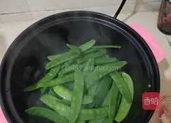 Illustration of how to make fried snow peas with pork belly 6
