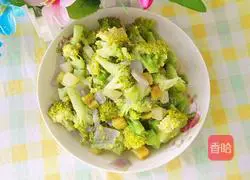 Illustration of how to stir-fry broccoli with potatoes and sweet potatoes 14