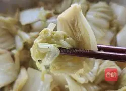 Illustration of how to stir-fry cabbage 8