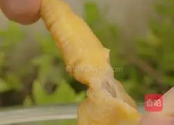 Perilla lemon pickled pepper chicken feet with unique taste and super delicious sour and spicy recipe illustration 9