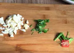 Illustration of how to make tomato-fried shredded potatoes 9