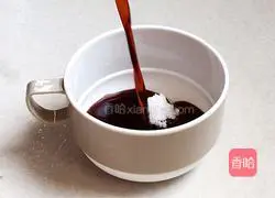 Good news for kitchen newbies—Illustration of how to make summer quick dish tomatoes with sauce 3