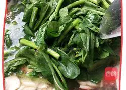 Illustration of cooking cauliflower with king oyster mushroom 4