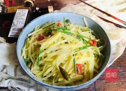 Illustration of how to make pickled pepper and potato shreds 9