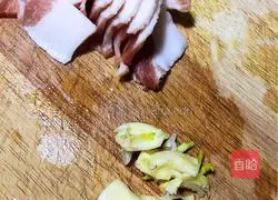 Illustration of how to make raw stir-fried cabbage 4