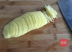 Illustration of how to make green pepper and potato shreds 2