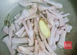 Illustration of how to make chicken feet with vinegar and lemon 2