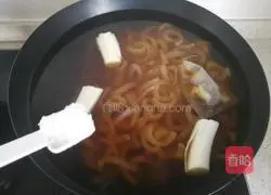 Illustration of how to make crystal pig skin jelly 9